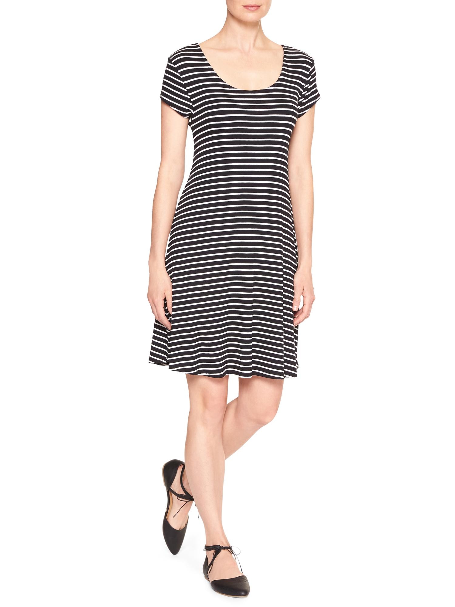 Cap-sleeve Swing Dress 