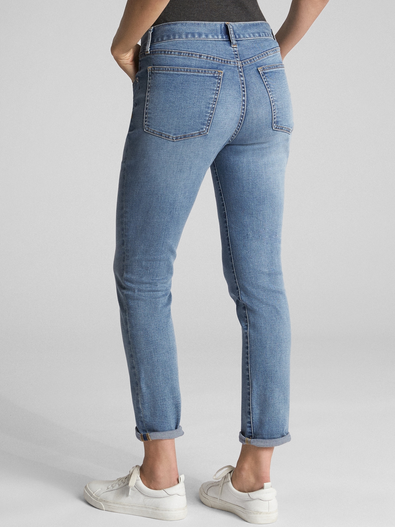 girlfriend regular jeans