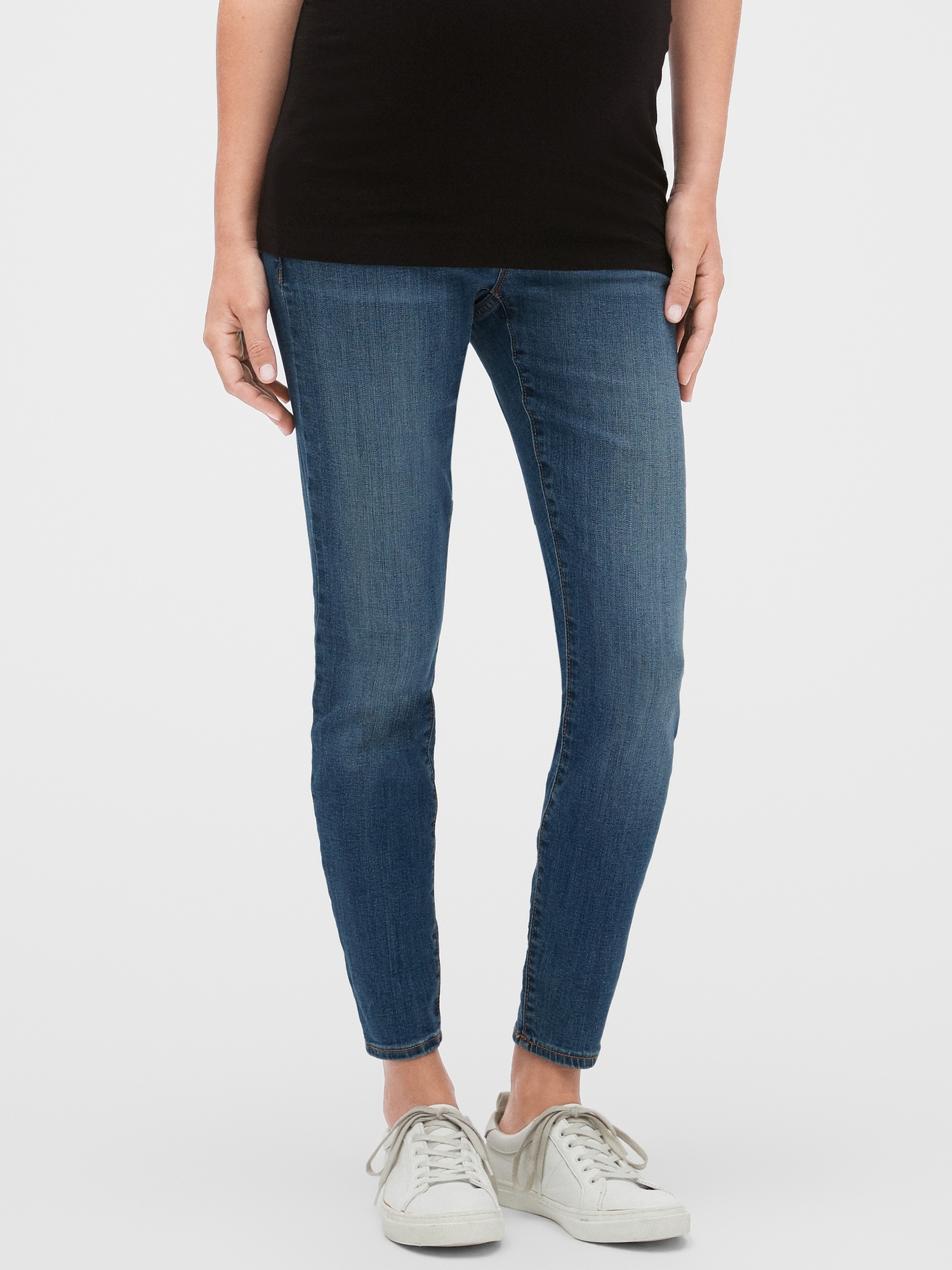 Gap outlet clearance maternity