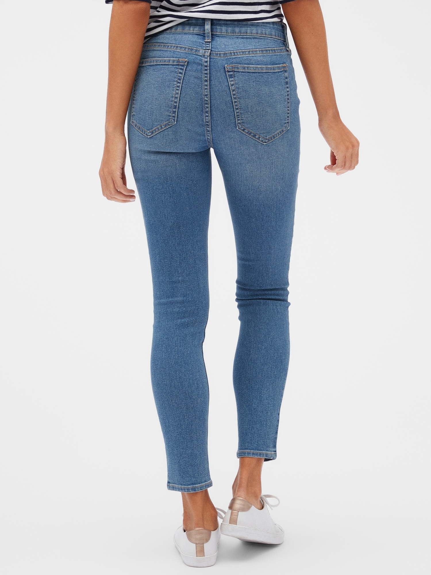 Mid Rise Cropped Favorite Jegging | Gap Factory
