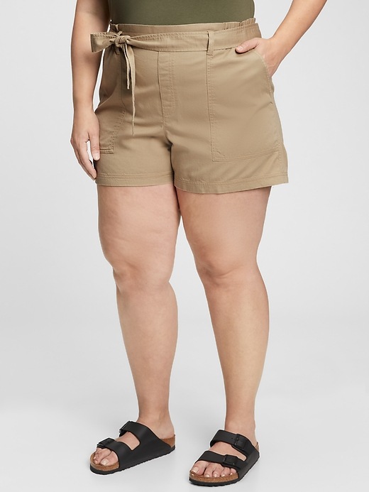 gap girlfriend khaki shorts