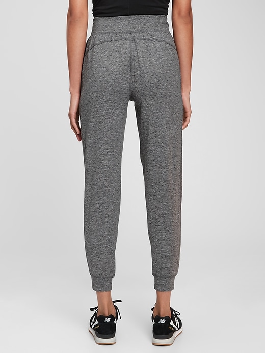 gapfit joggers in brushed jersey