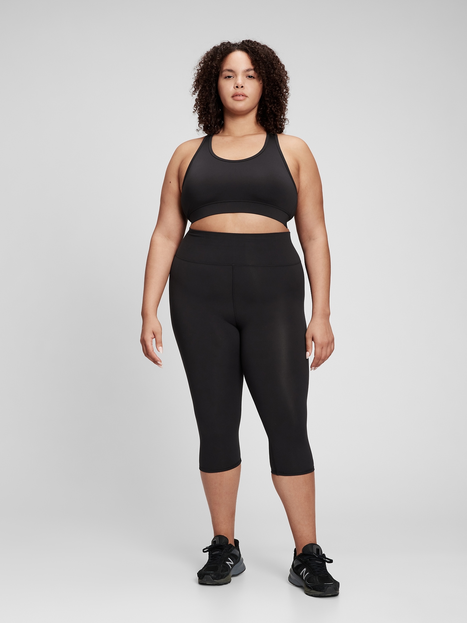 Gap fit Women Eclipse Medium Impact T-Back Longline Sports Bra Black NWT  Size XS