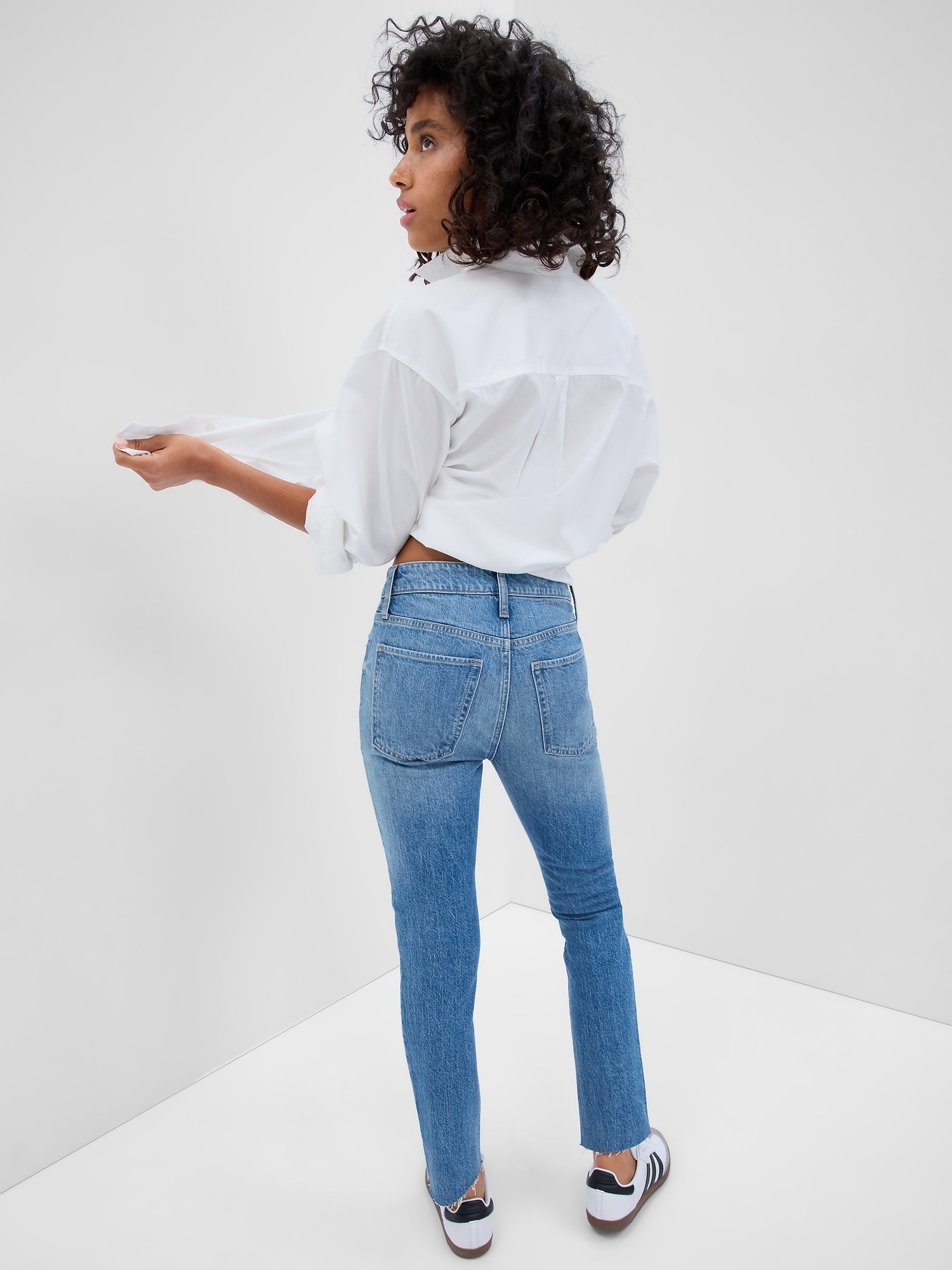 Mid Rise Slim Boyfriend Jeans With Washwell | Gap Factory