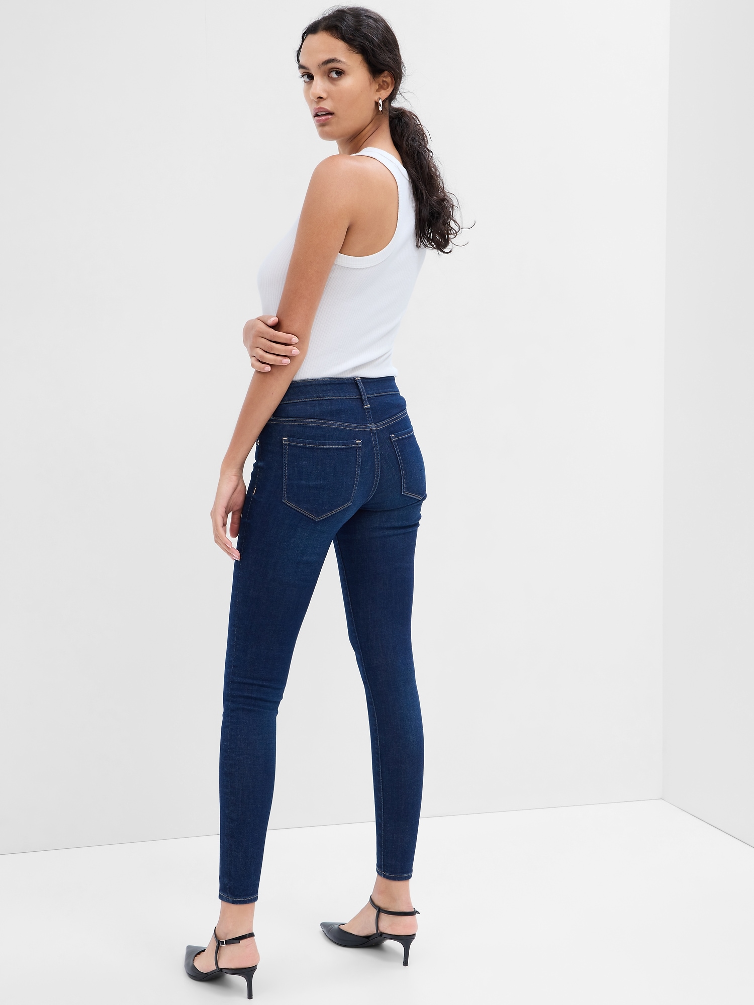 Mid Rise Universal Legging Jeans With Washwell | Gap Factory