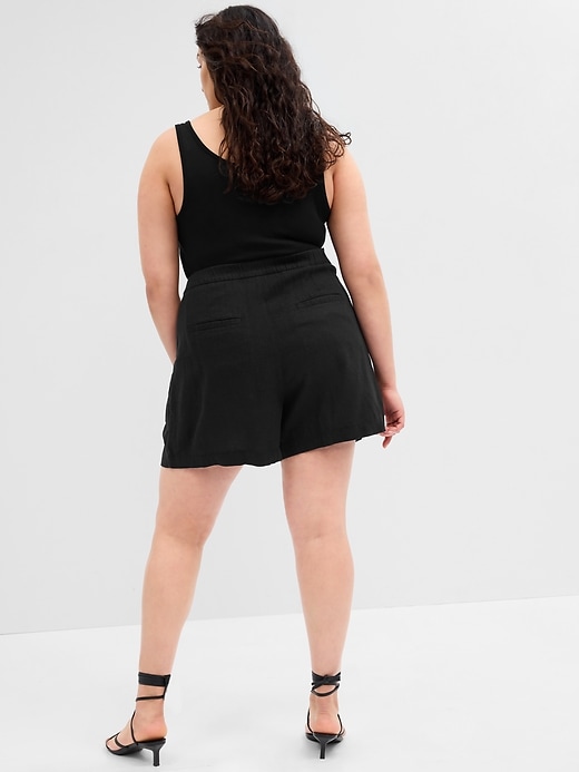 Image number 4 showing, 5" High Rise Pleated Linen Shorts