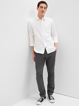 GapFlex Essential Khakis in Slim Fit with Washwell Soft Black