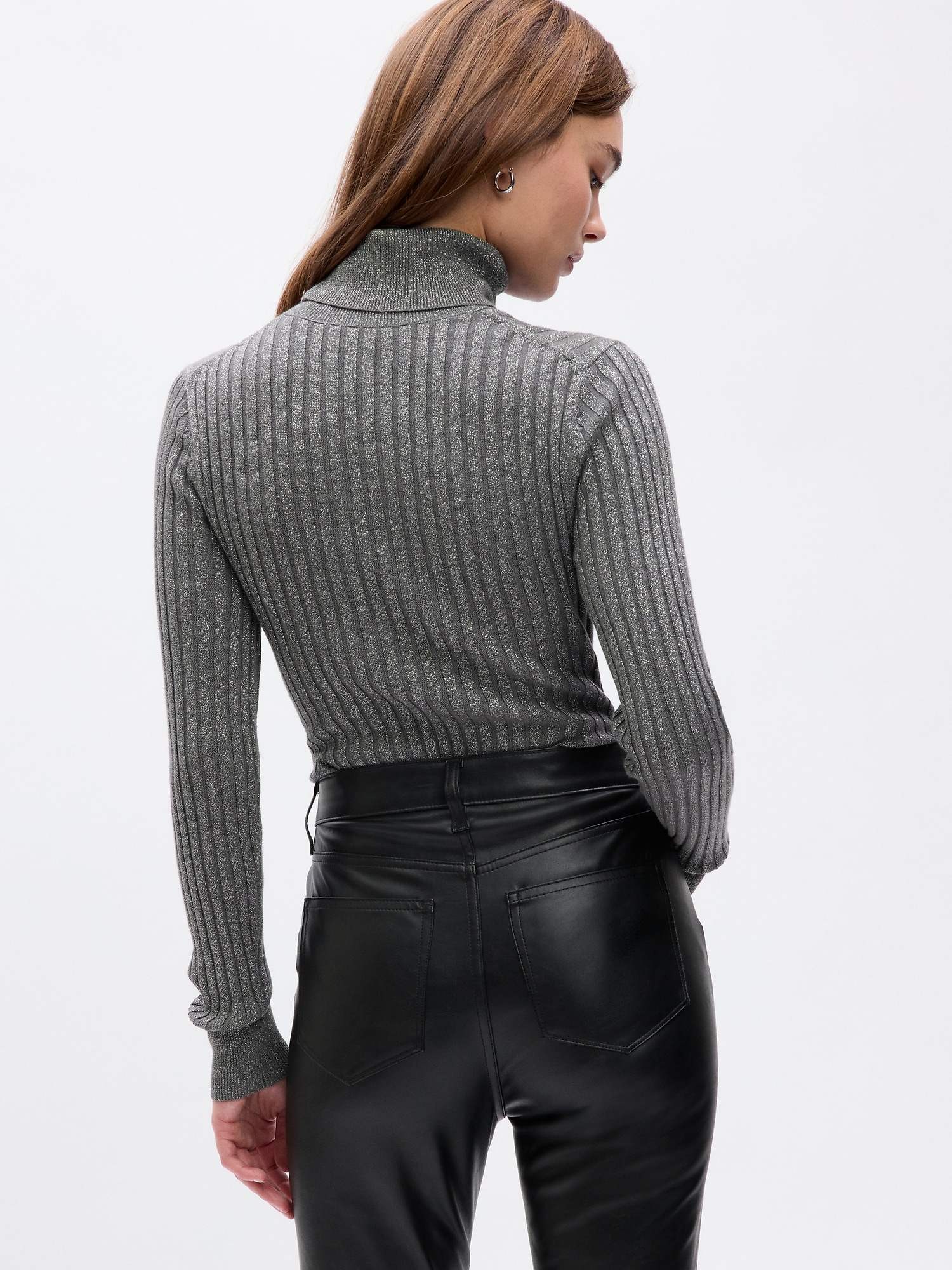 Finely ribbed turtleneck sweater