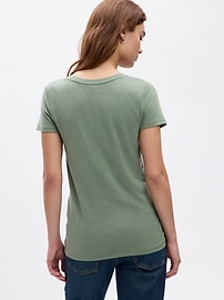 Favorite V-Neck T-Shirt | Gap Factory