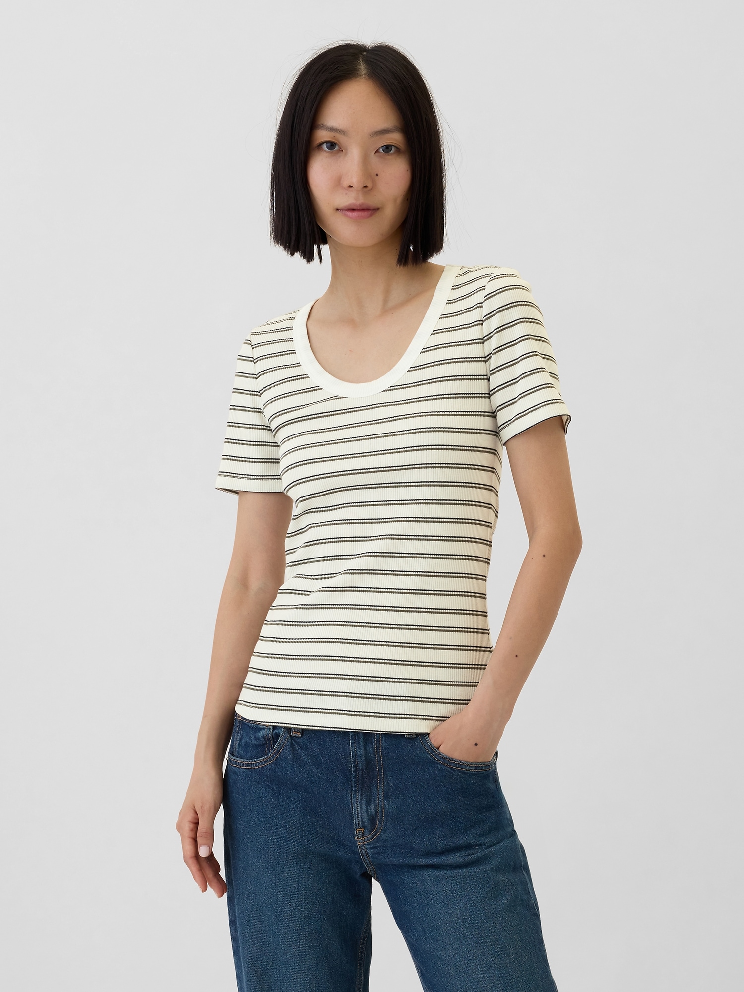 Ribbed Scoopneck T-Shirt