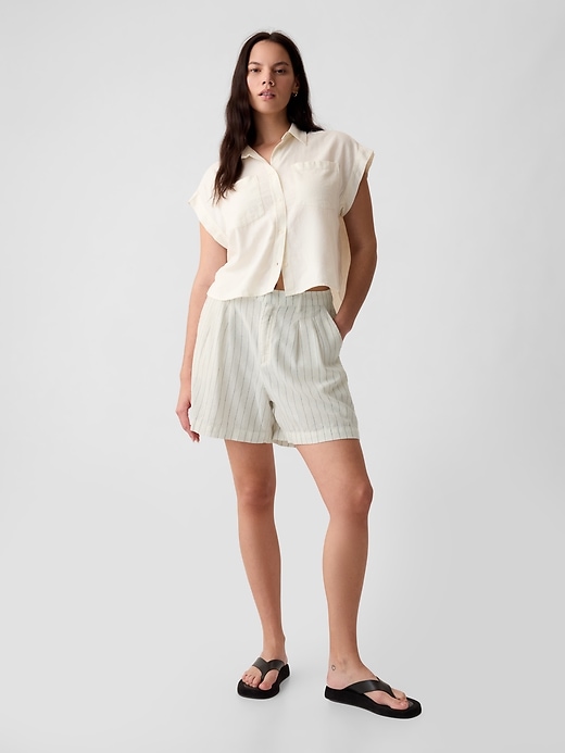 Image number 5 showing, 5" High Rise Linen-Blend Pleated Shorts