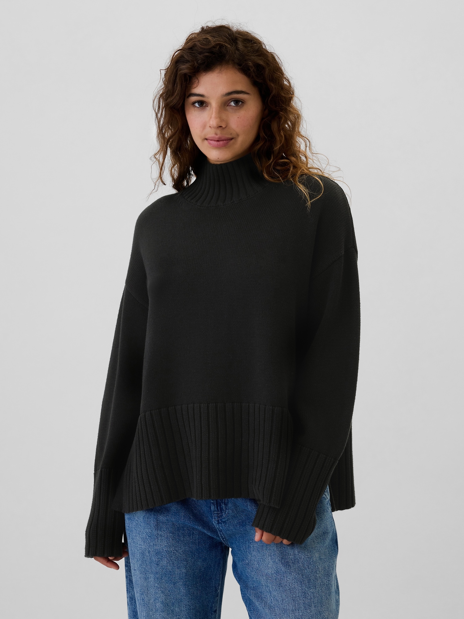 Oversized 24/7 Split-Hem Mockneck Sweater