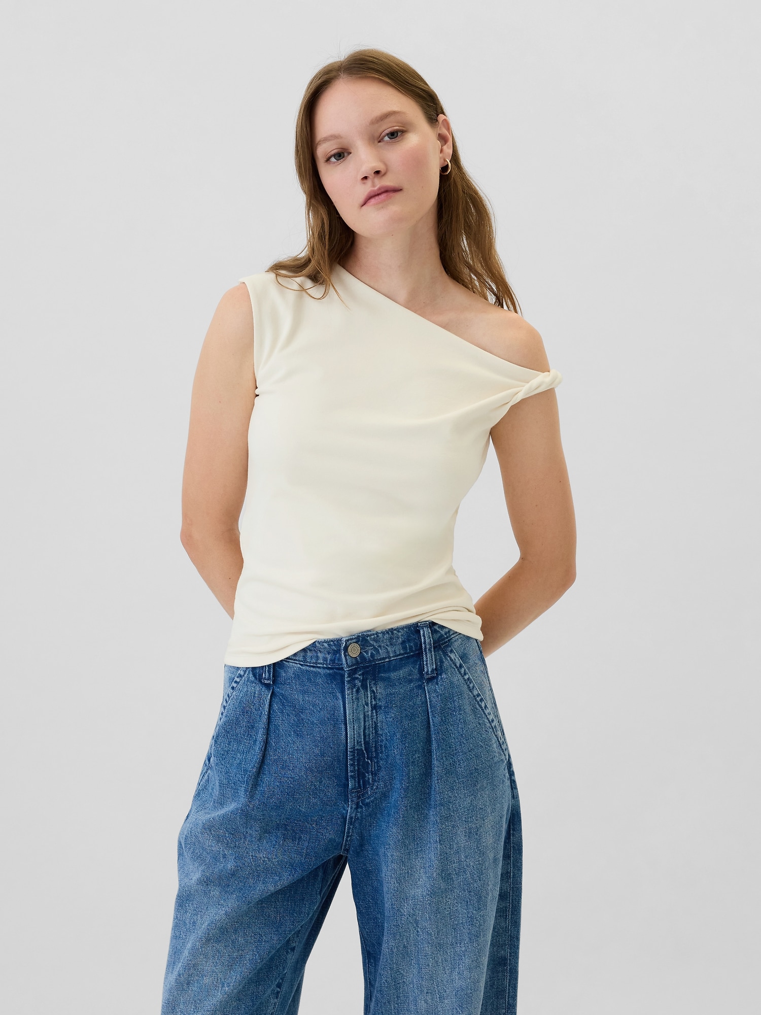 Sleeveless Twist T-Shirt