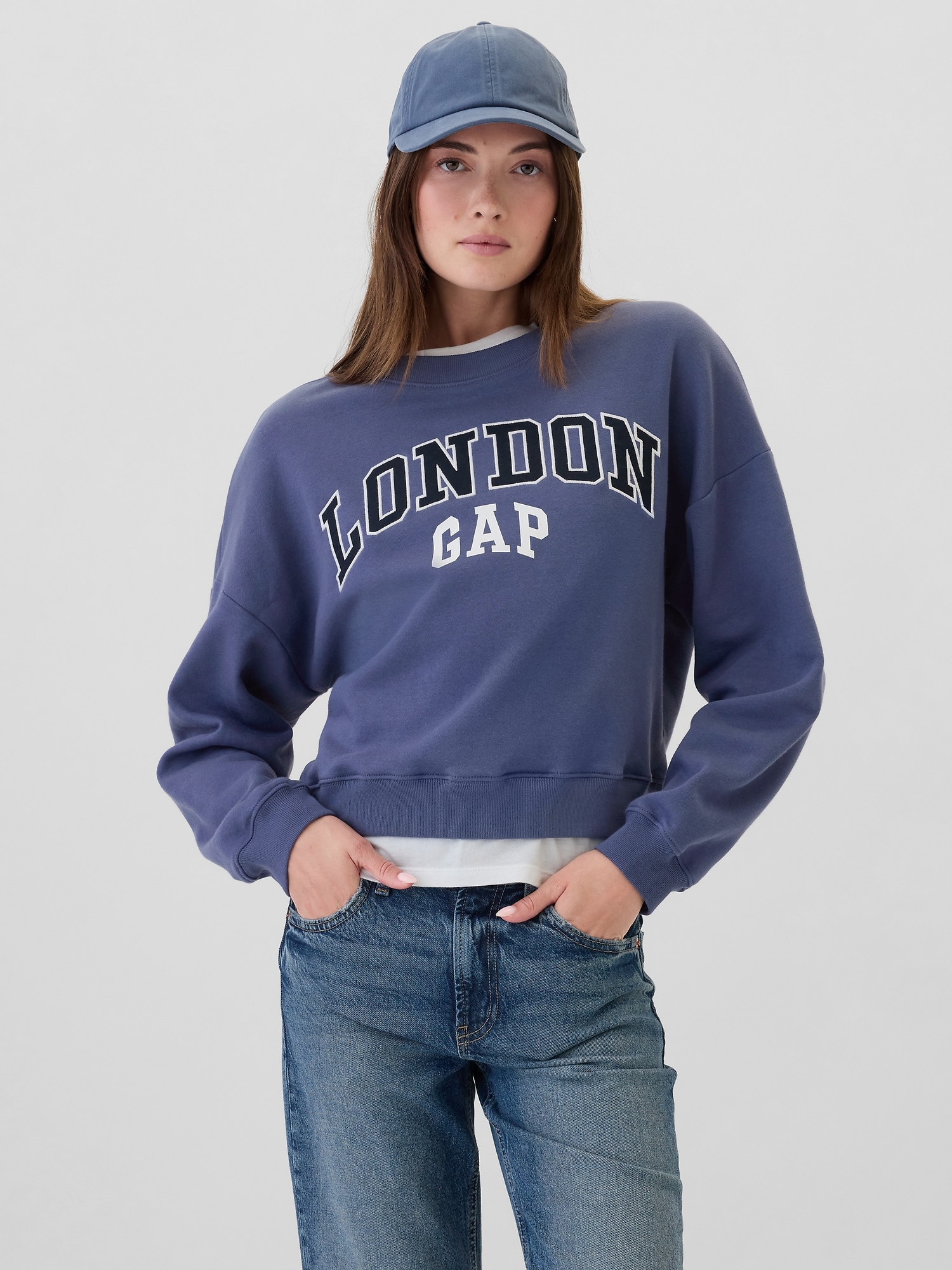 Oversized Gap Graphic Sweatshirt