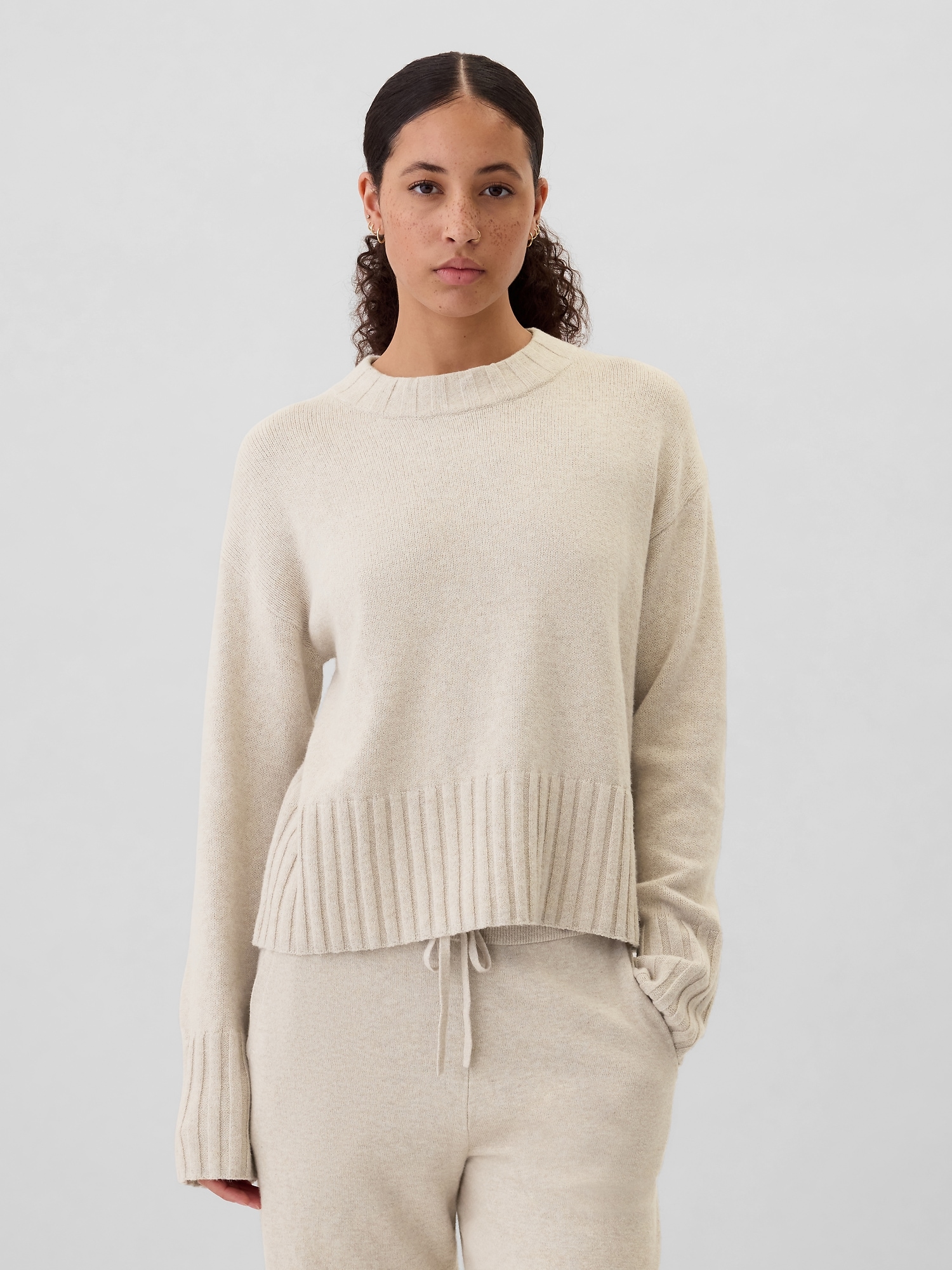 CashSoft Relaxed Crewneck Sweater