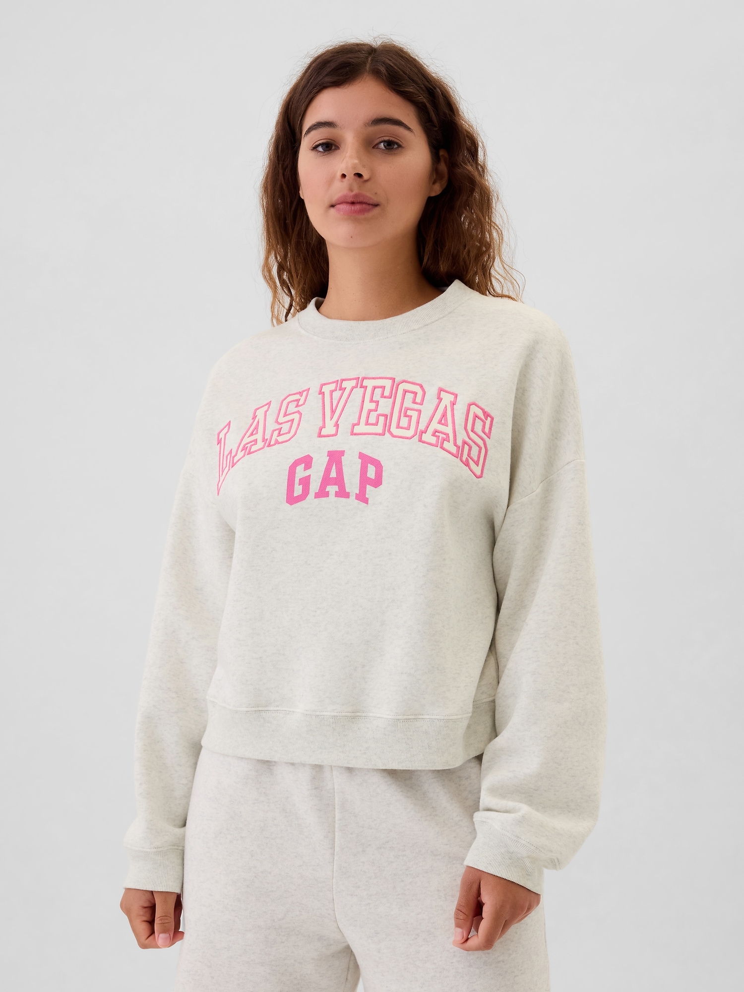 Oversized Gap Graphic Sweatshirt