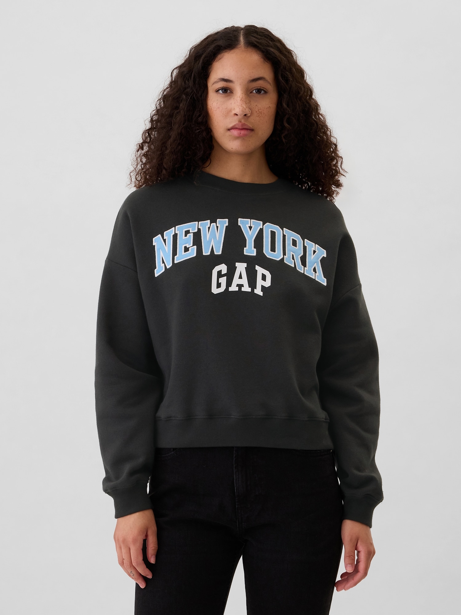 Oversized Gap Graphic Sweatshirt