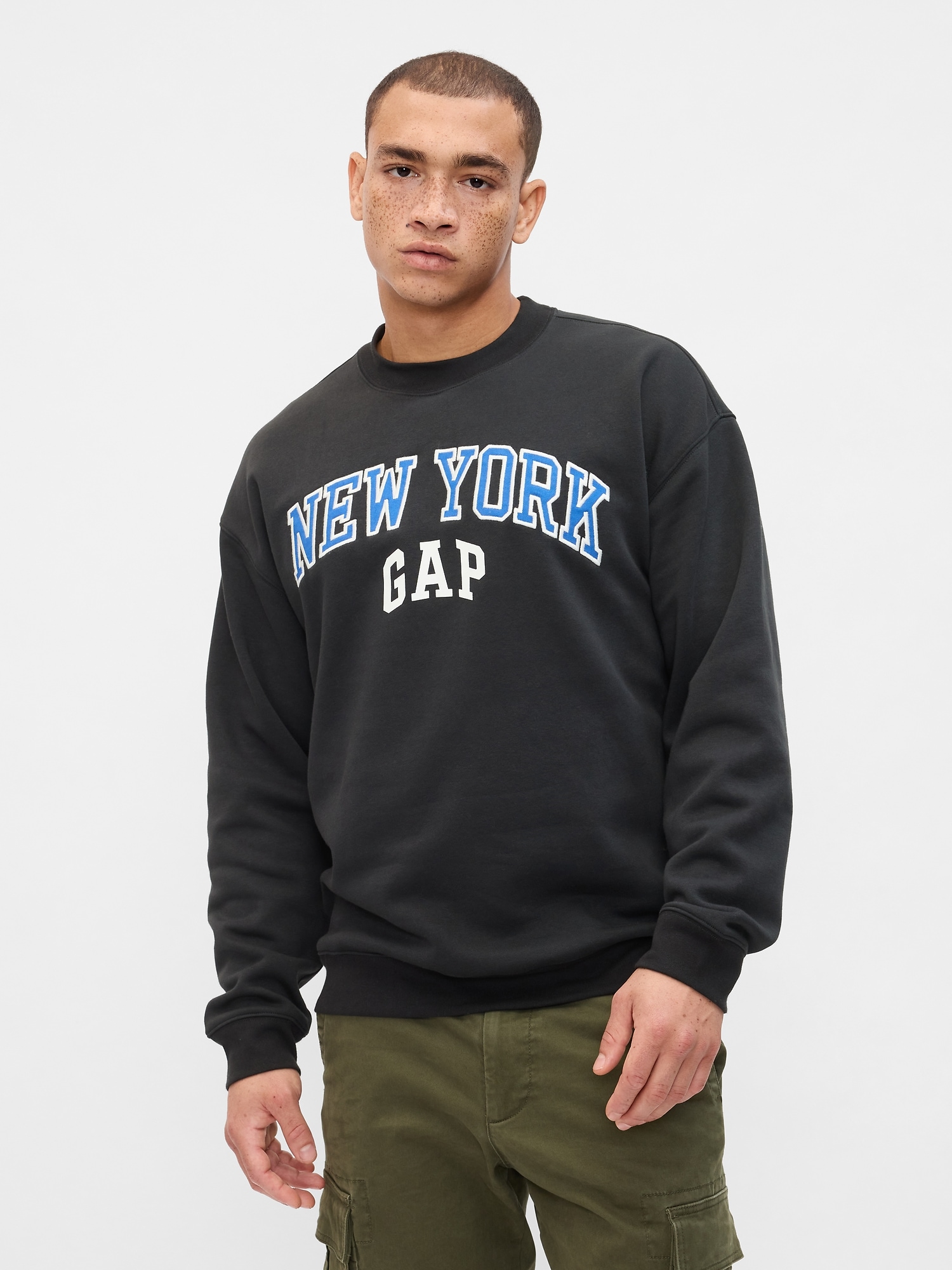 Relaxed Gap Logo Graphic Sweatshirt