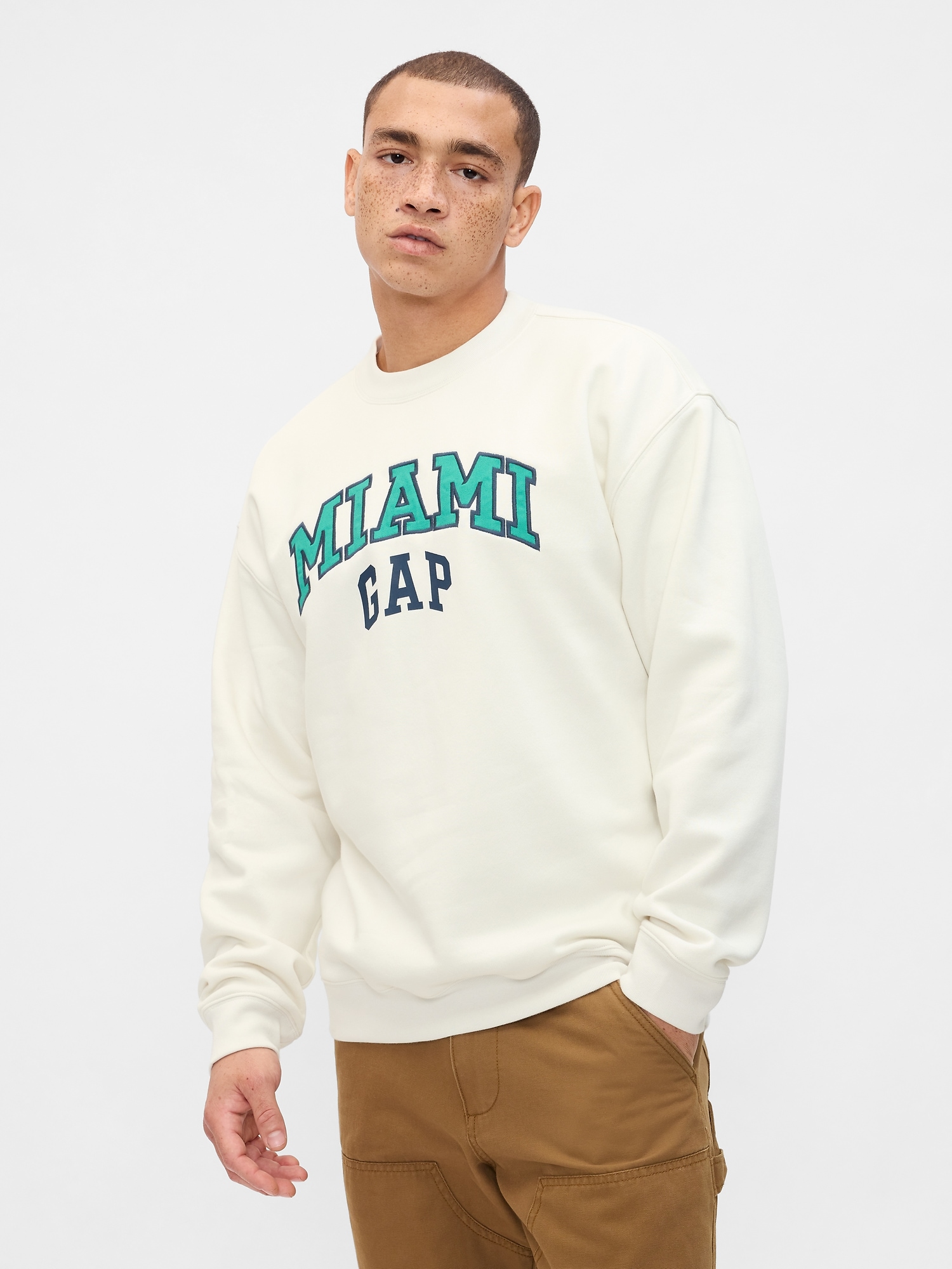 Relaxed Gap Logo Graphic Sweatshirt