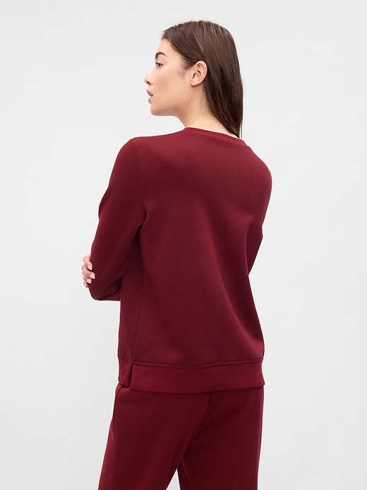 Image number 2 showing, Relaxed Gap Logo Sweatshirt