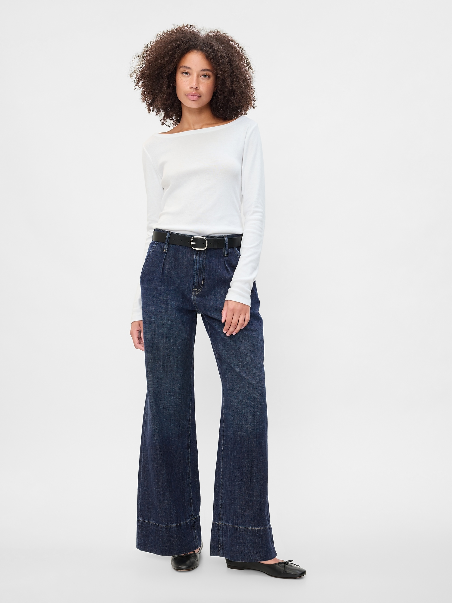 High Rise Pleated Wide-Leg Jeans