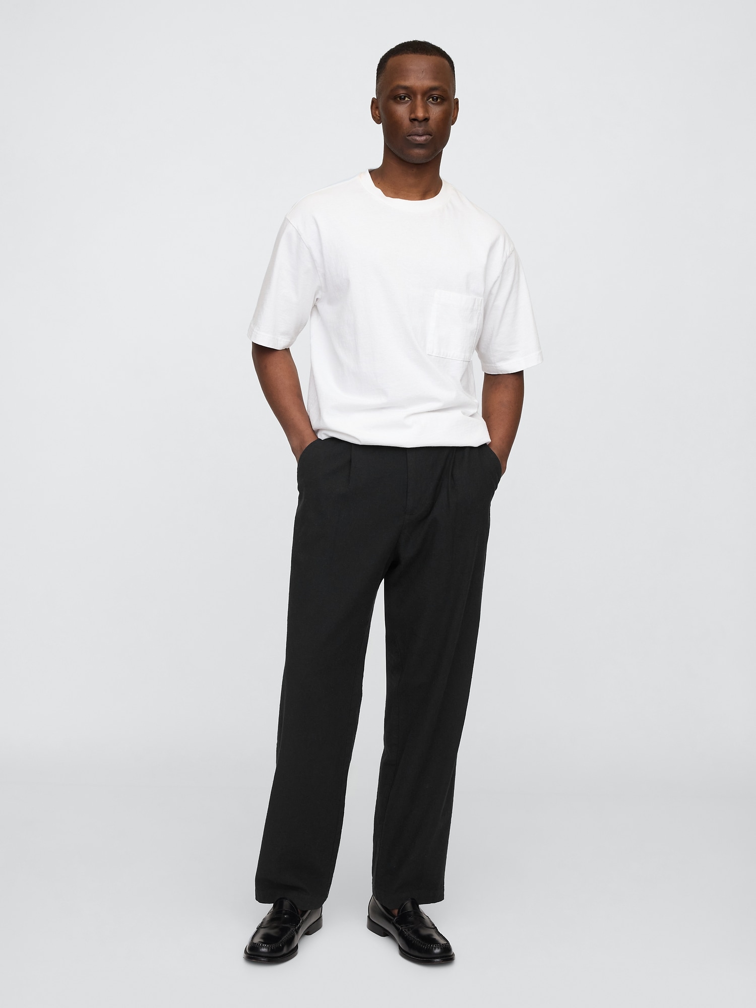 Relaxed Linen-Blend Pleated Trousers