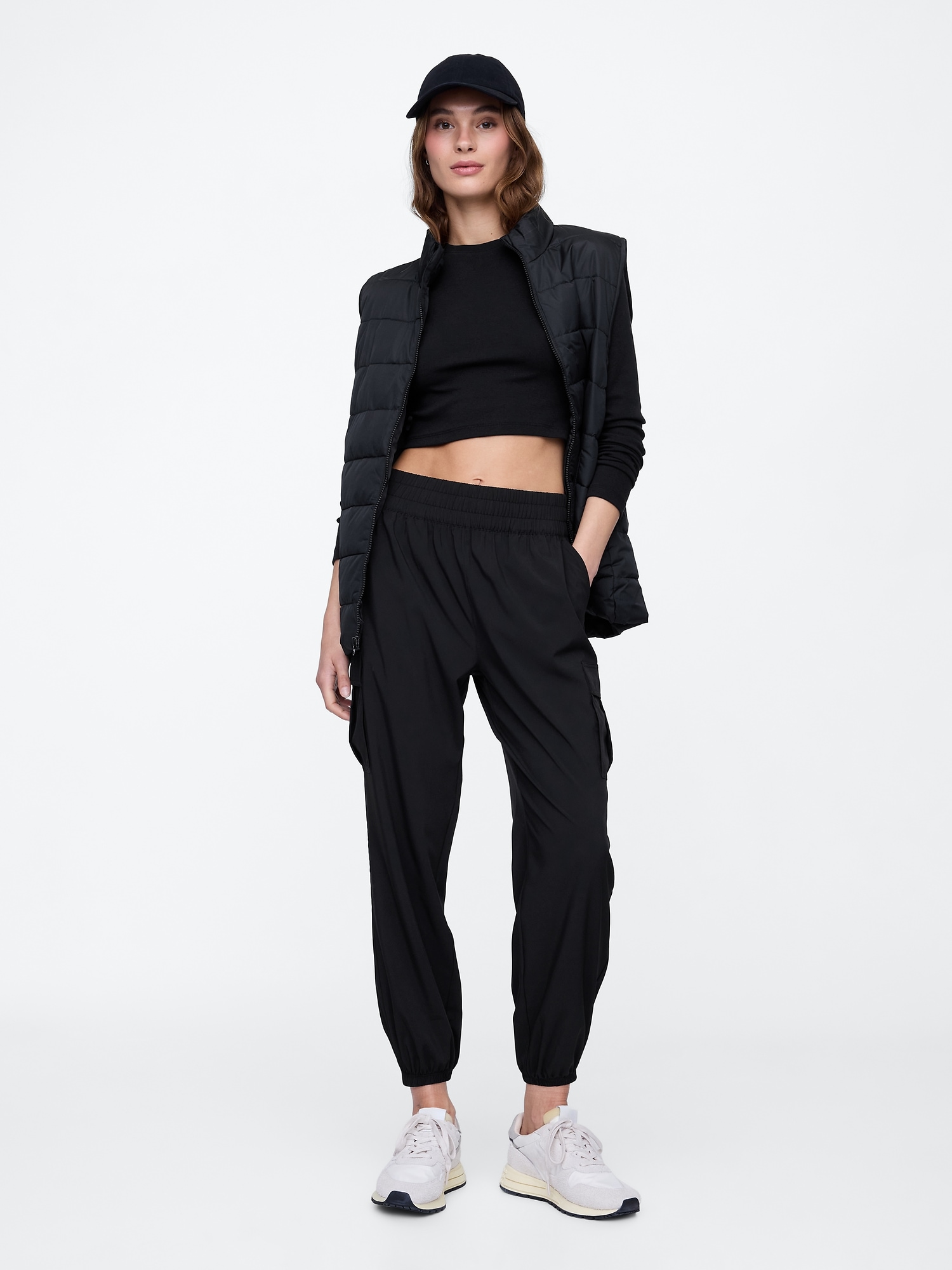 GapFit Runaround Crop Cargo Joggers - Black