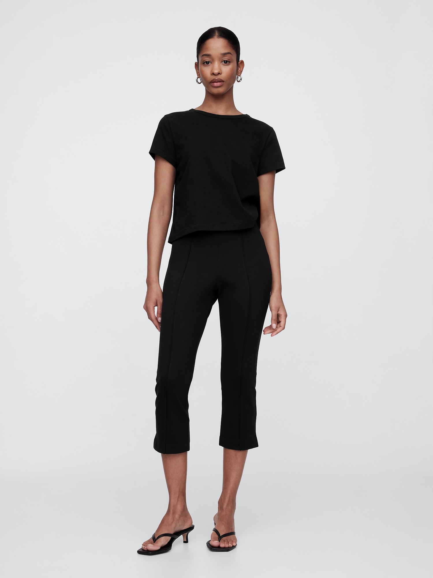 Mid Rise Pintuck Ponte Capri Pants